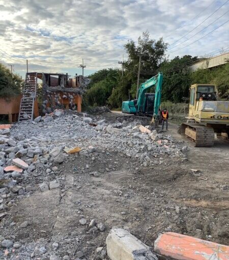 ทุบตึกรื้อถอนฟรีราคาถูก (118) ทุบตึกรื้อถอนฟรีราคาถูก (118)